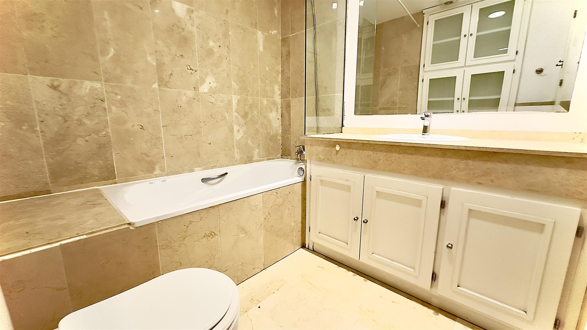Image of Apartment - 4 Bedrooms - 2 Bathrooms for Sale in Europlaza-Gibraltar, Image 11